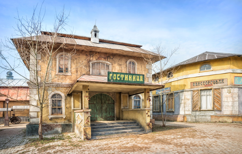 Киногородок в Ленинских горках Киногородок в Ленинских горках